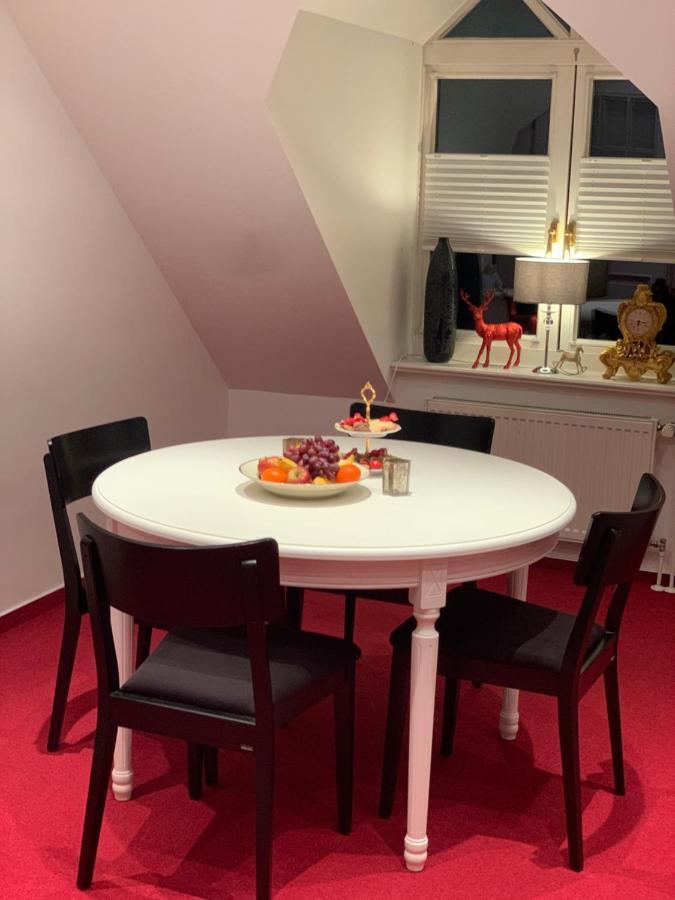 הילדסהיים Familiensuite In Villa מראה חיצוני תמונה
