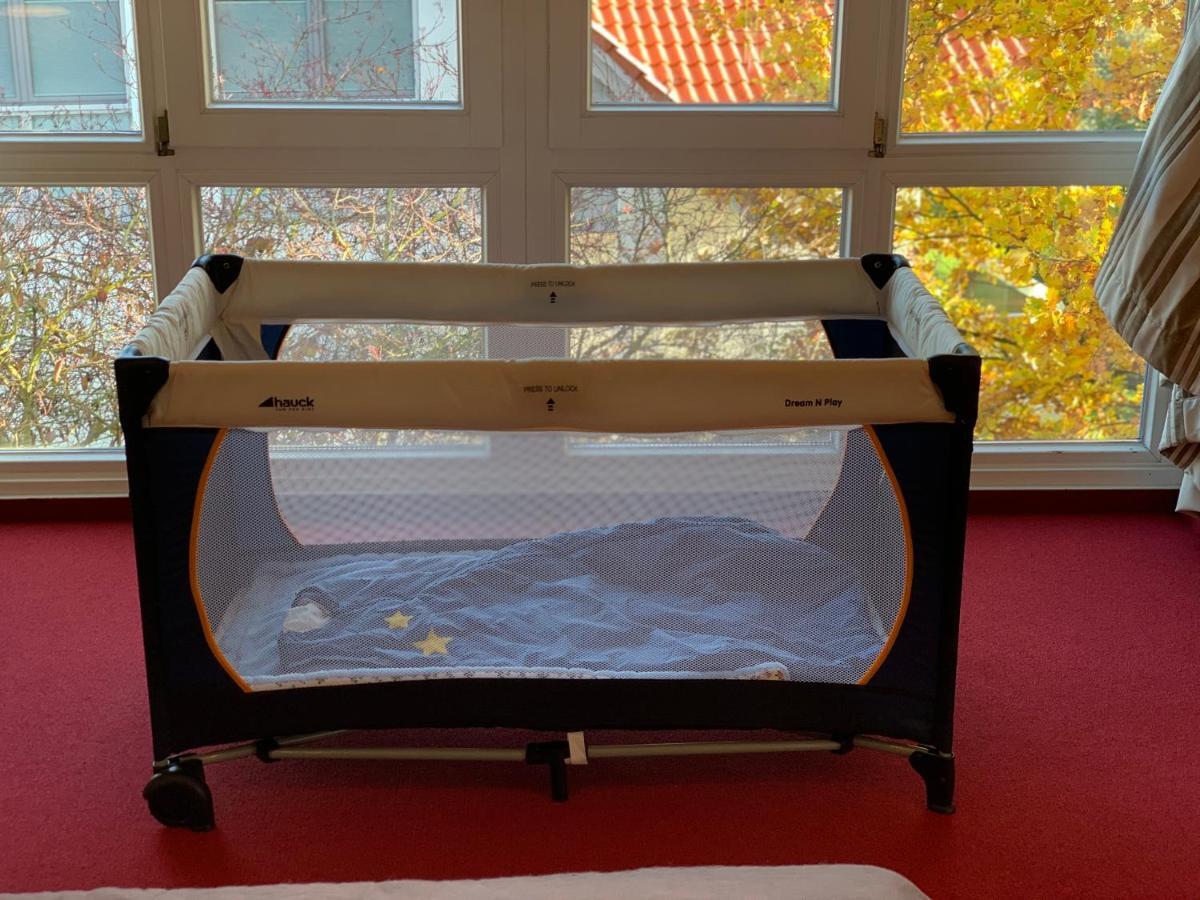 הילדסהיים Familiensuite In Villa מראה חיצוני תמונה